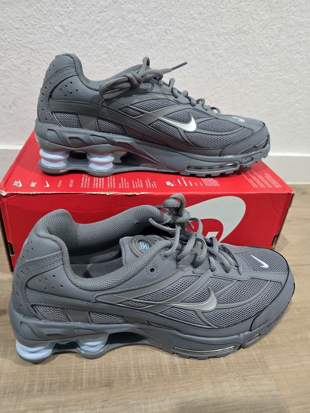 Nike Shox Ride 2 Running Shoes in Grey